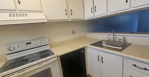 863 Nutmeg Place, Unit 12, Reno, NV 89502 Photo