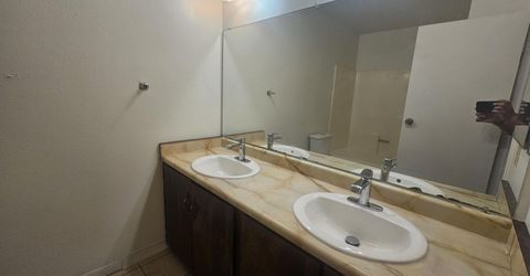 863 Nutmeg Place, Unit 12, Reno, NV 89502 Photo