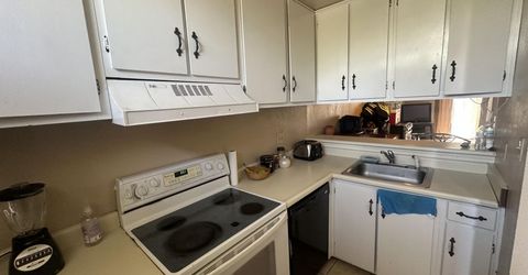 863 Nutmeg Place, Unit 12, Reno, NV 89502 Photo