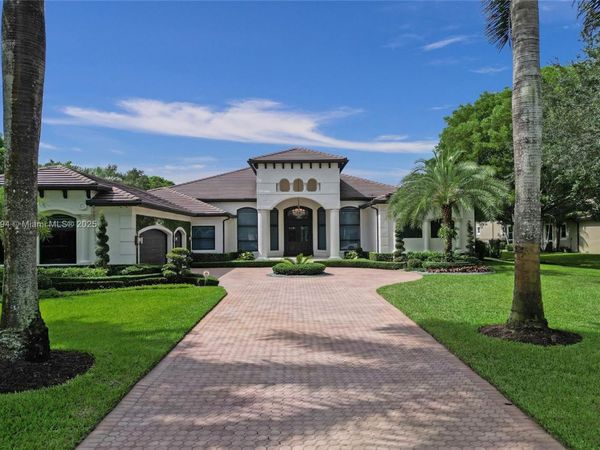 11056 Blackhawk Blvd, Davie, FL 33328