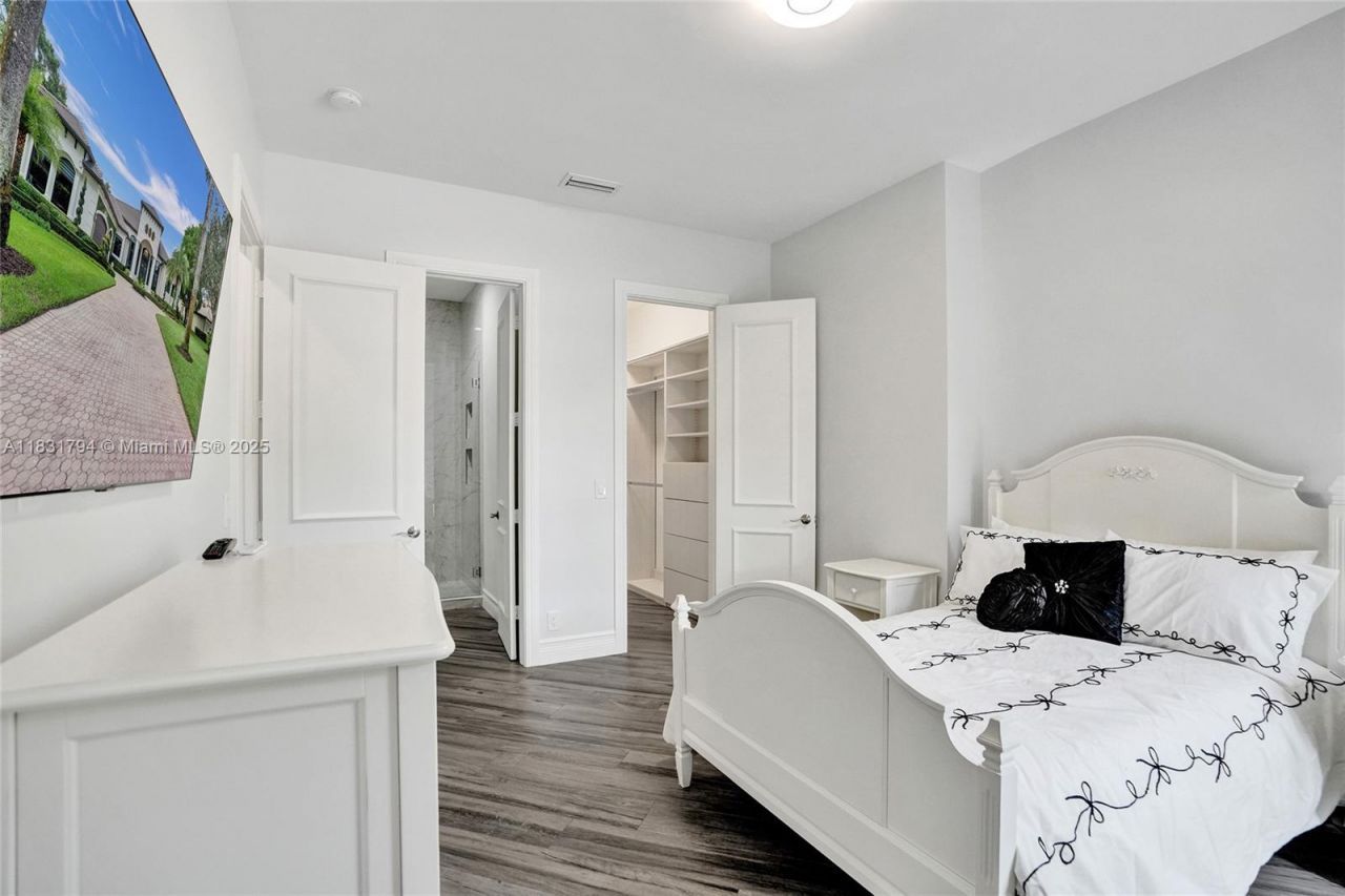 11056 Blackhawk Blvd, Davie, FL 33328 Photo