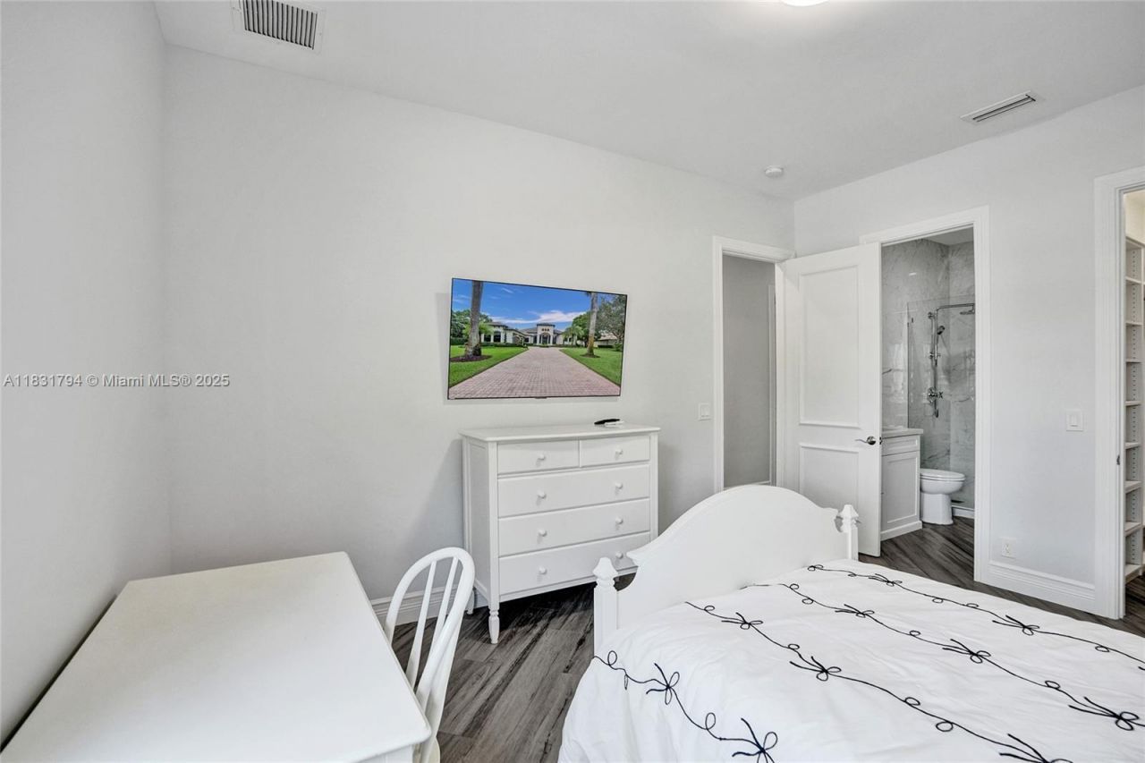 11056 Blackhawk Blvd, Davie, FL 33328 Photo