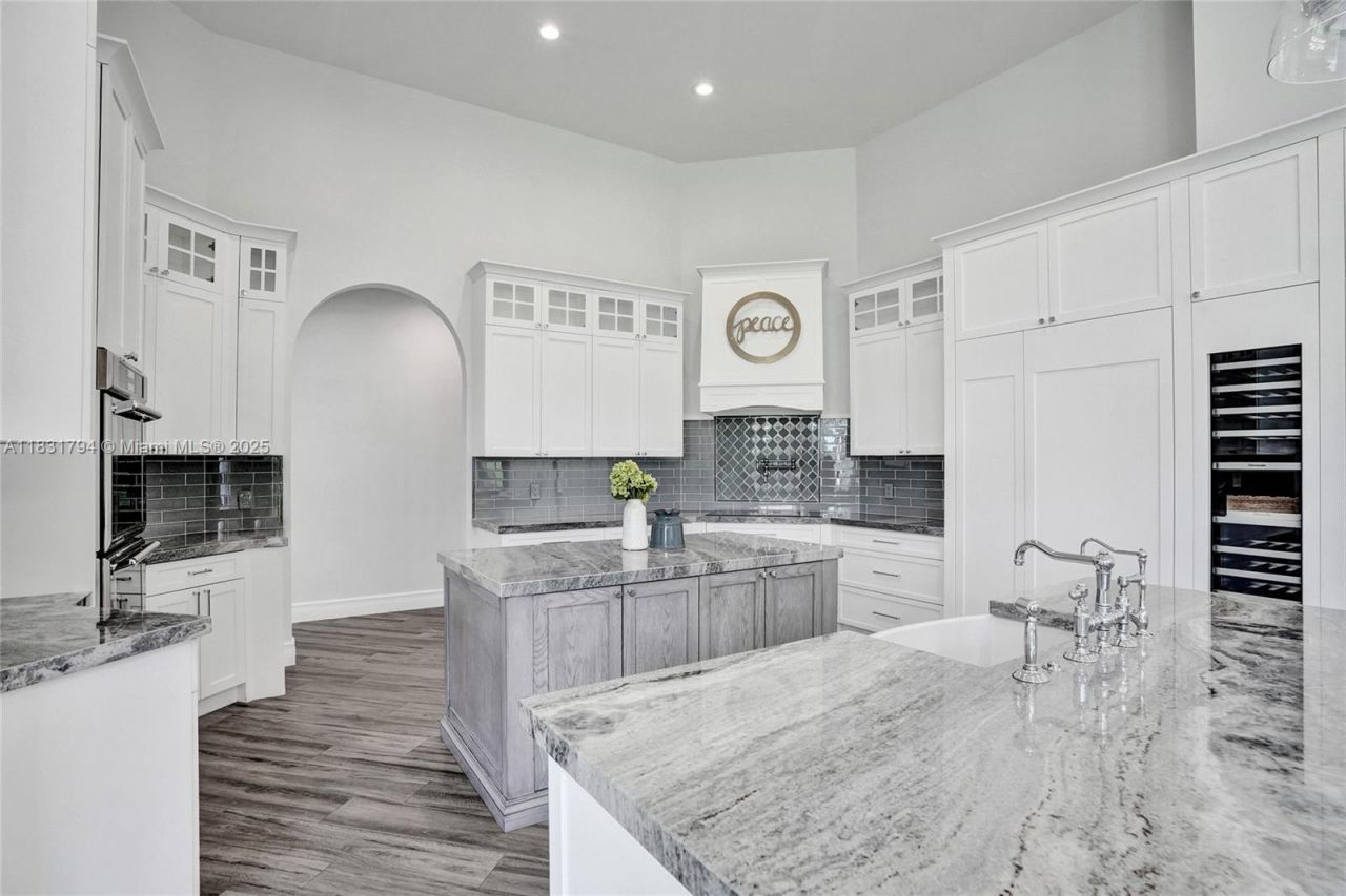 11056 Blackhawk Blvd, Davie, FL 33328 Photo