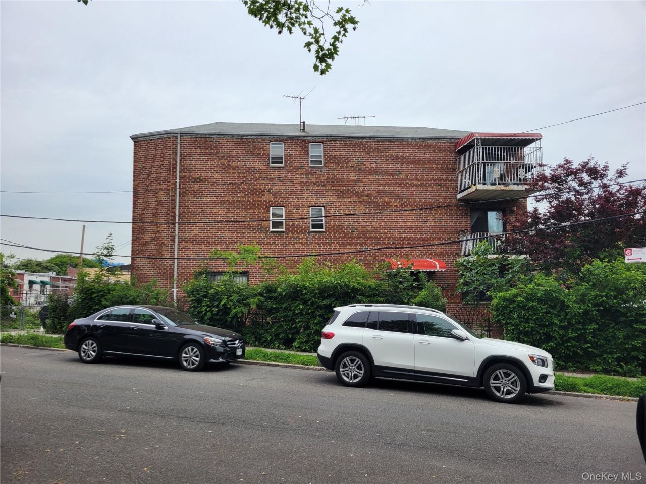 79-15 Kneeland Avenue, Elmhurst, NY 11373 Main Photo