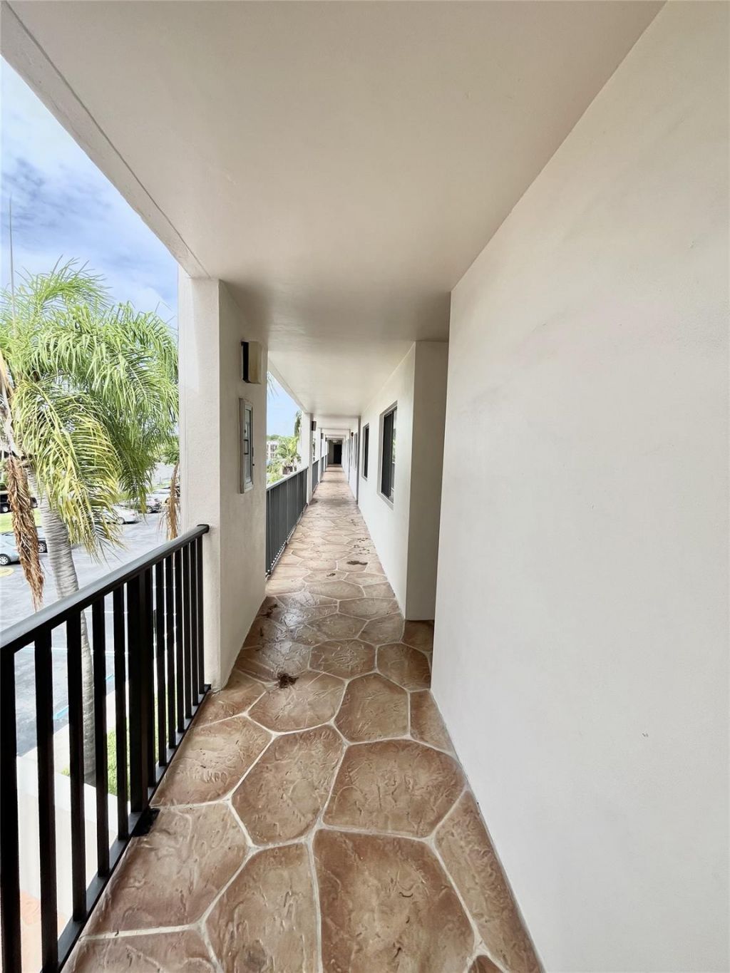 9691 N Belfort Circle, Unit 305, Fort Lauderdale, FL 33321 Photo