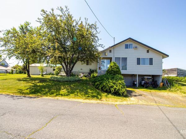 105 Weippe Ave, Weippe, ID 83553