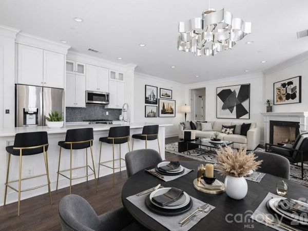 229 N Church Street, Unit 100, Charlotte, NC 28202