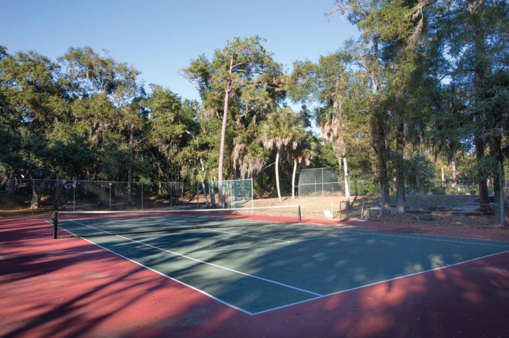 2 Club Cottage Road Photo 12