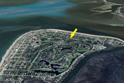 2 Club Cottage Road photo 4