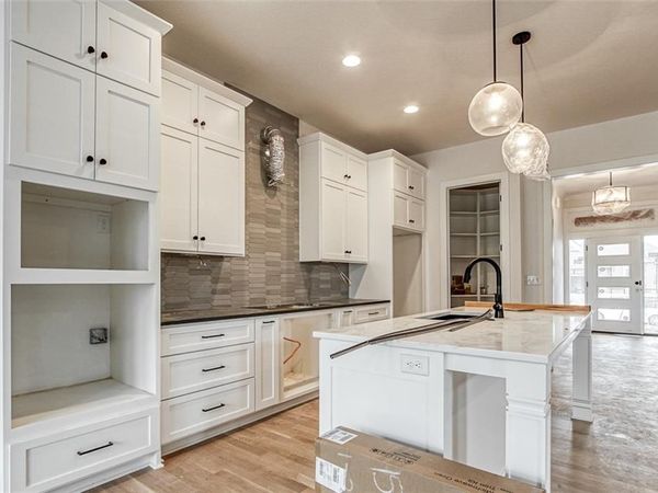 13825 Westgate Street, Overland Park, KS 66221