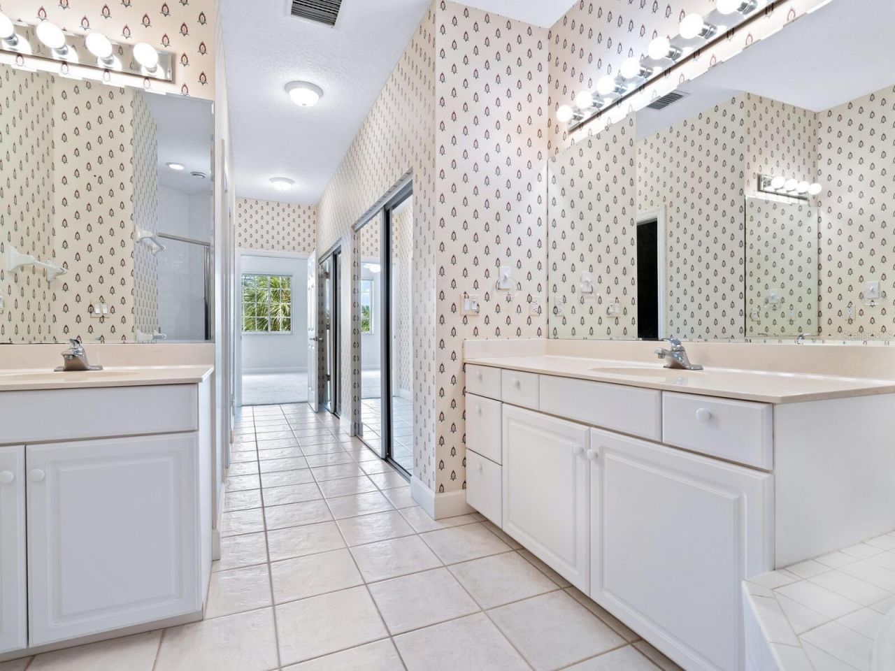 3954 Hamilton Club Circle, Unit 14, Sarasota, FL 34242 Photo