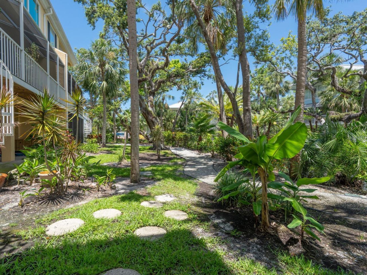 3954 Hamilton Club Circle, Unit 14, Sarasota, FL 34242 Photo