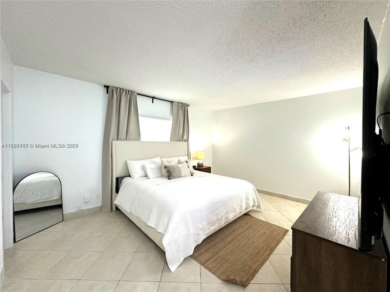 620 NE 12th Ave, Unit 102, Hallandale Beach, FL 33009 Photo