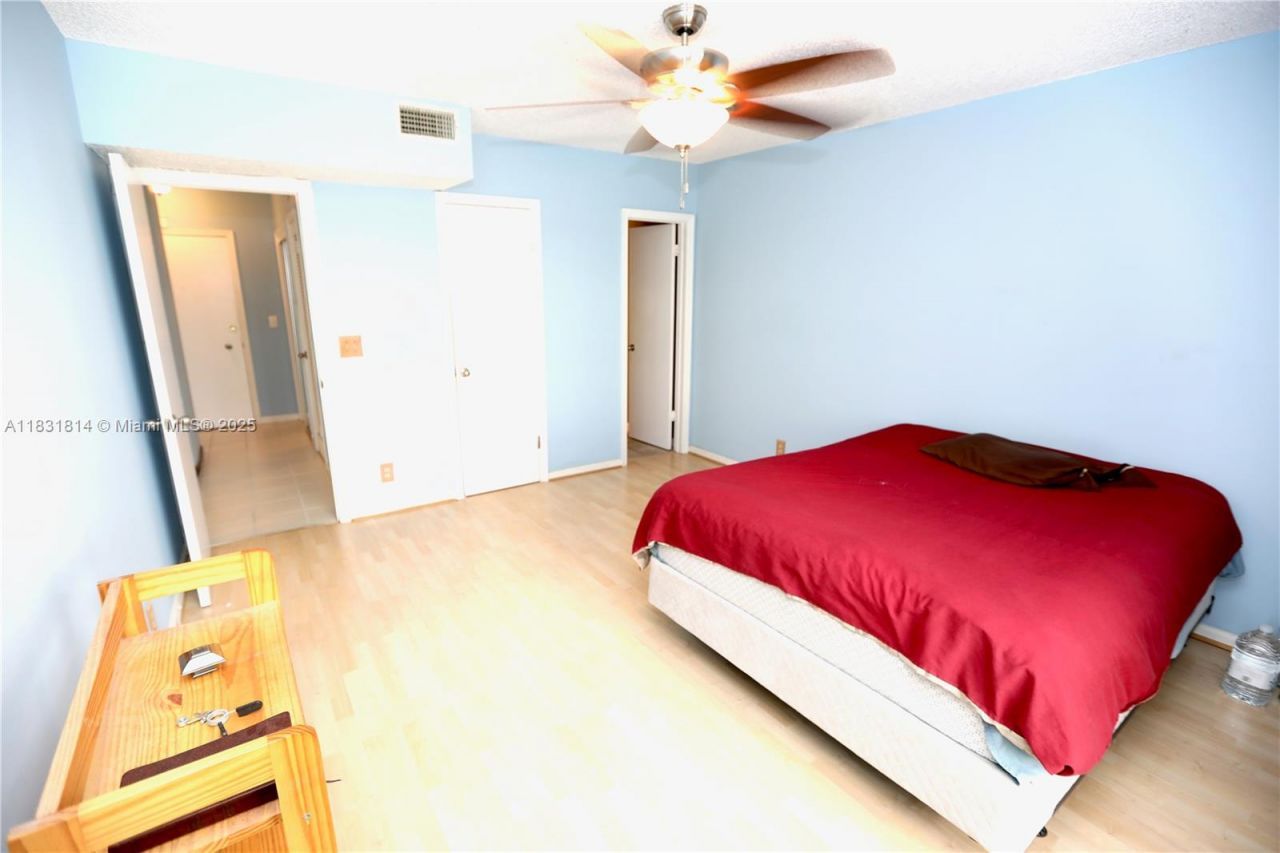 2171 NE 66th St, Unit 806, Fort Lauderdale, FL 33308 Photo