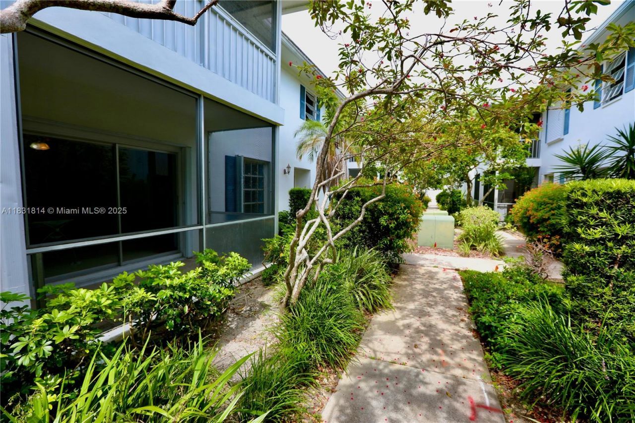 2171 NE 66th St, Unit 806, Fort Lauderdale, FL 33308 Photo