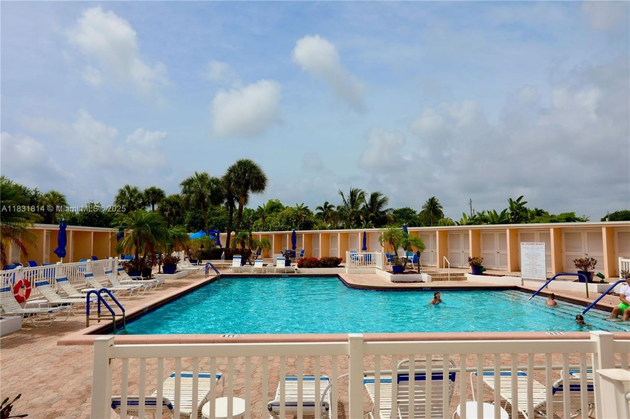 2171 NE 66th St, Unit 806, Fort Lauderdale, FL 33308 Photo