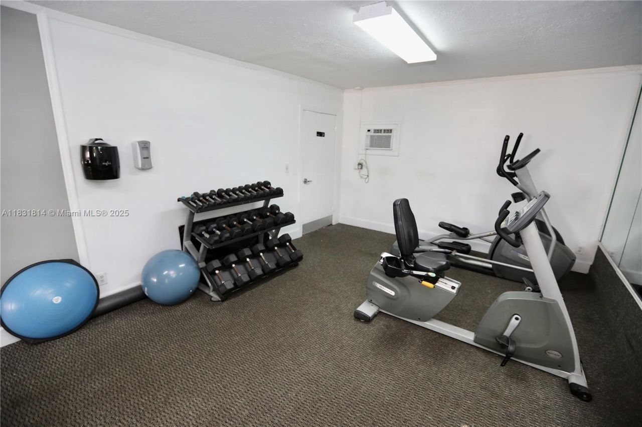 2171 NE 66th St, Unit 806, Fort Lauderdale, FL 33308 Photo