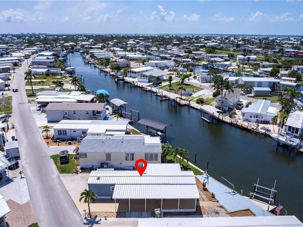 3913 Dewberry LN, ST. JAMES CITY, FL 33956