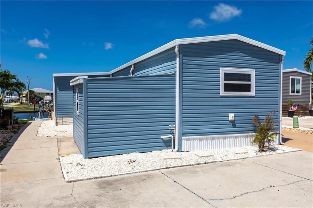 3913 Dewberry Ln, Saint James City, FL 33956 Photo