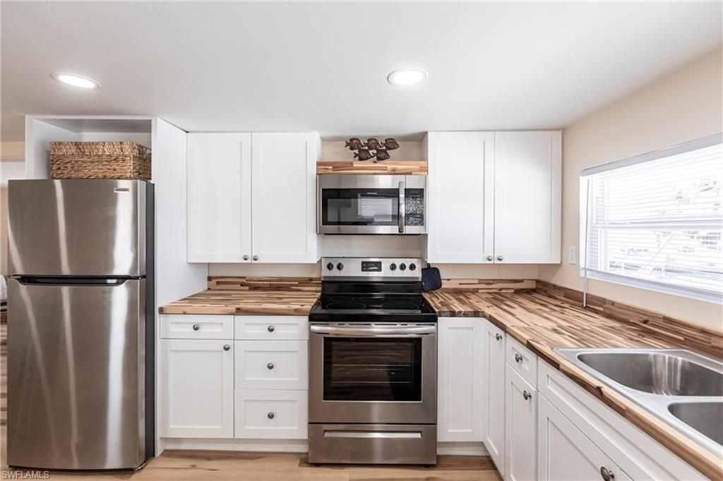 3913 Dewberry Ln, Saint James City, FL 33956 Photo