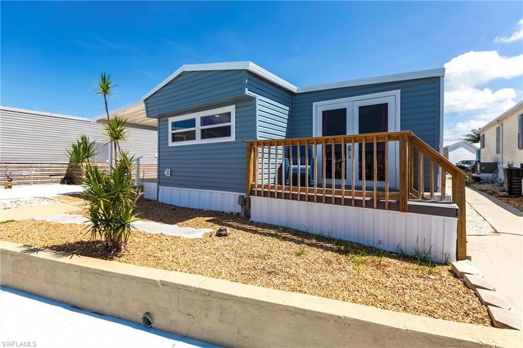 3913 Dewberry Ln, Saint James City, FL 33956 Photo