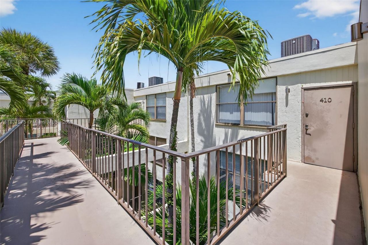 20381 NE 30th Ave, Unit 410-7, Aventura, FL 33180 Photo