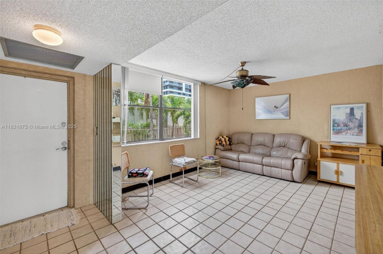20381 NE 30th Ave, Unit 410-7, Aventura, FL 33180 Photo