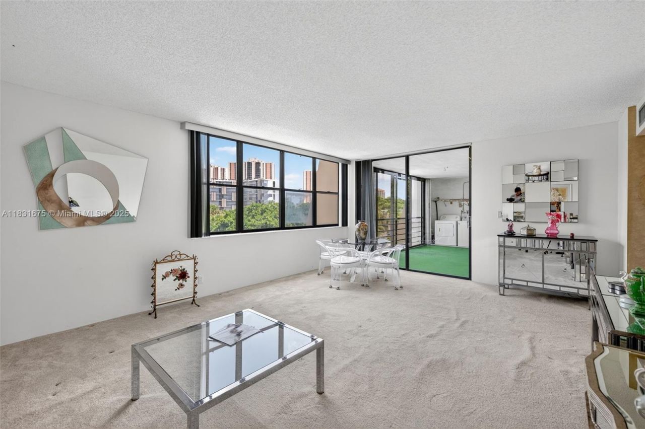 20381 NE 30th Ave, Unit 410-7, Aventura, FL 33180 Photo