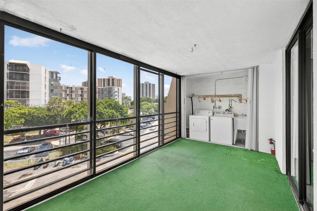 20381 NE 30th Ave, Unit 410-7, Aventura, FL 33180 Photo