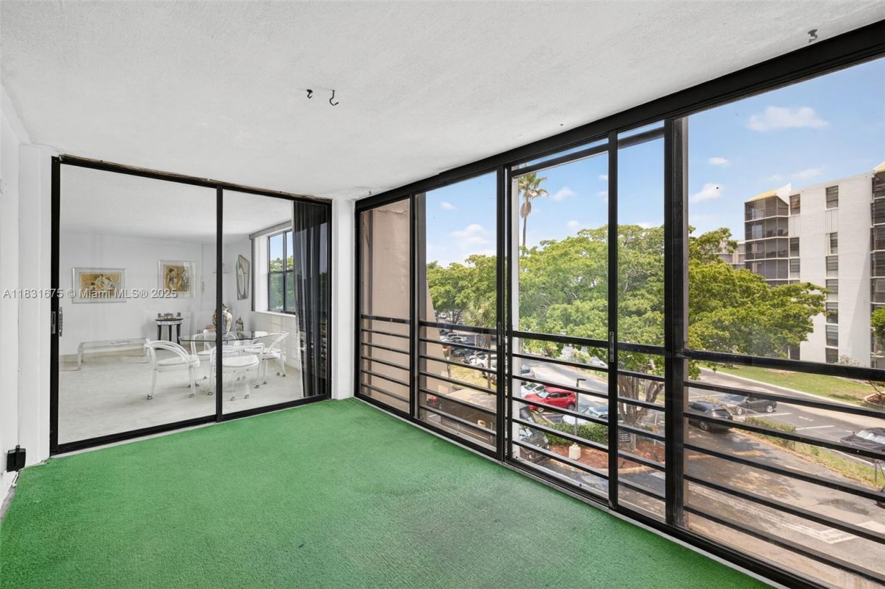 20381 NE 30th Ave, Unit 410-7, Aventura, FL 33180 Photo