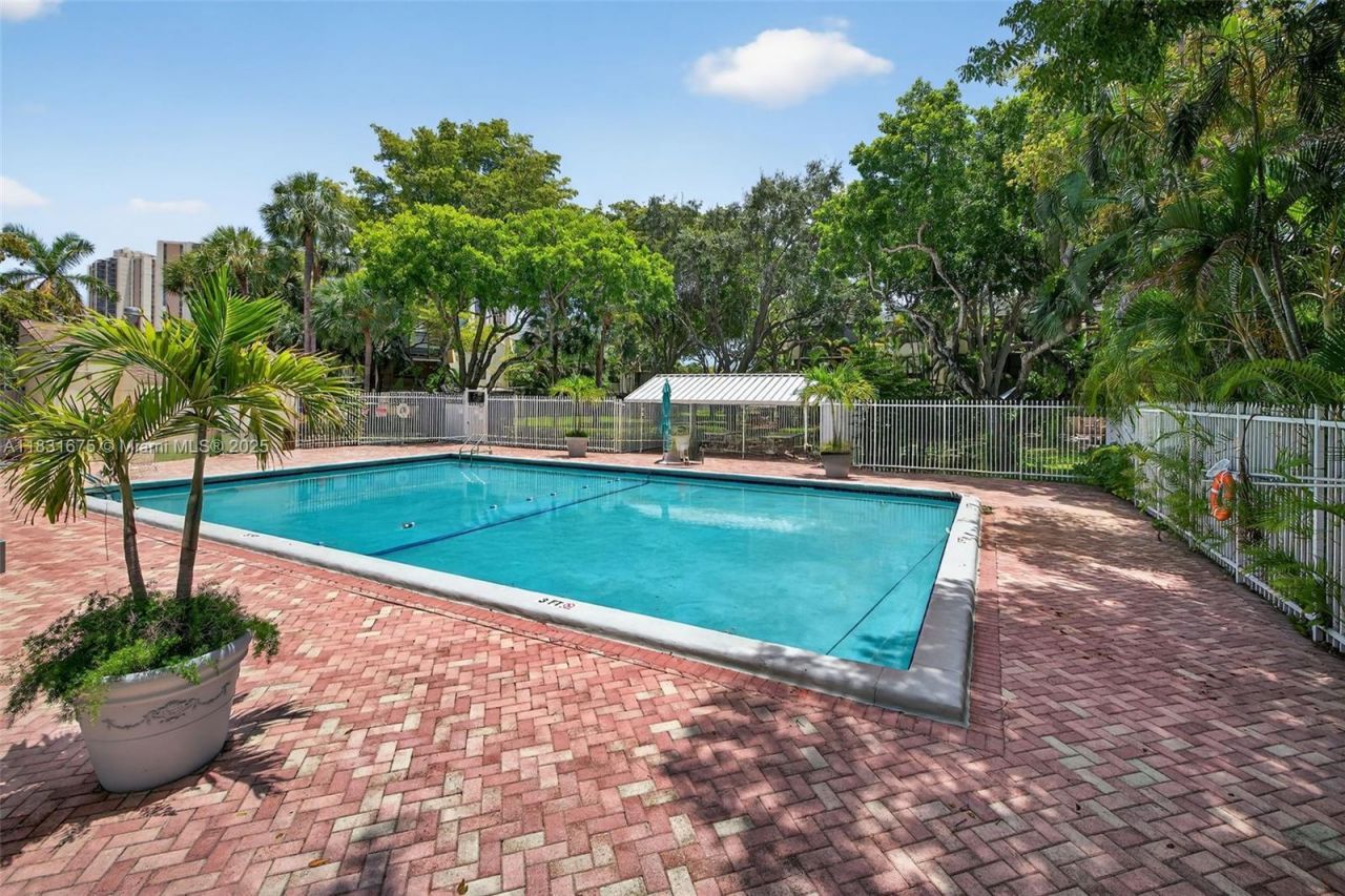 20381 NE 30th Ave, Unit 410-7, Aventura, FL 33180 Photo