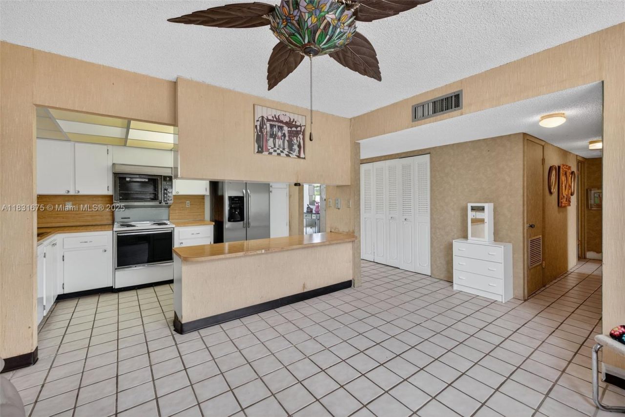 20381 NE 30th Ave, Unit 410-7, Aventura, FL 33180 Photo