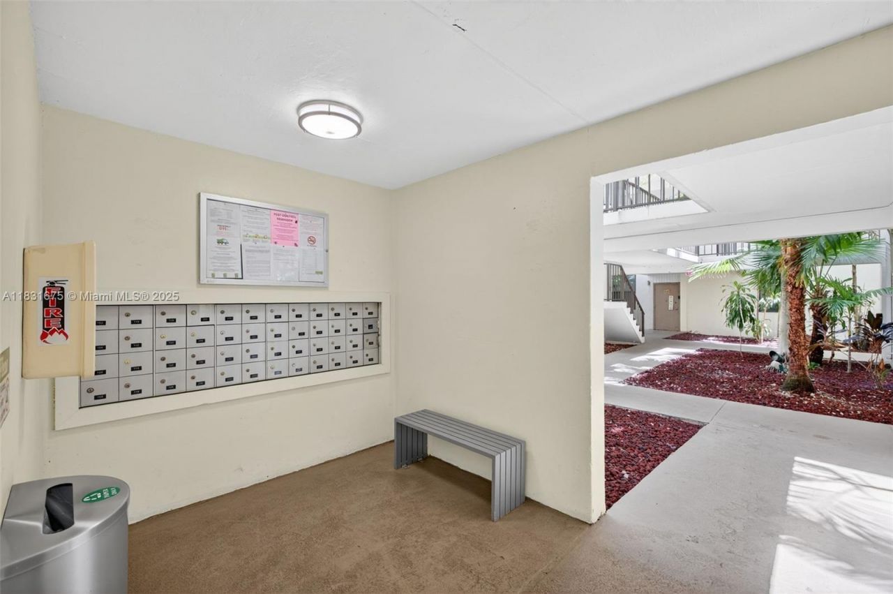 20381 NE 30th Ave, Unit 410-7, Aventura, FL 33180 Photo