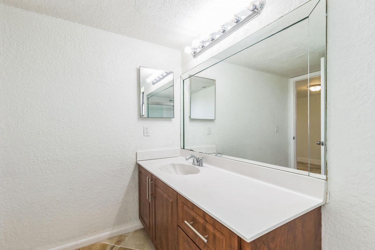 2704 NW 104th Avenue, Unit 401, Sunrise, FL 33322 Photo