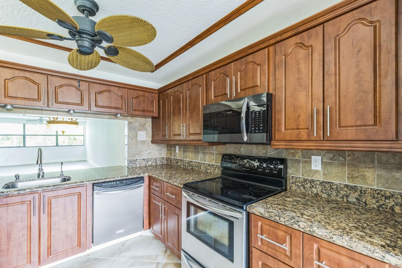 2704 NW 104th Avenue, Unit 401, Sunrise, FL 33322 Photo
