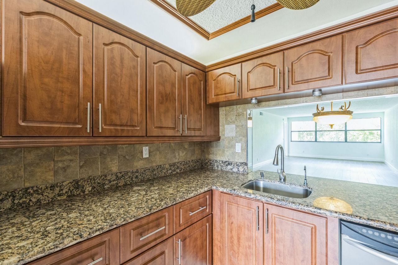 2704 NW 104th Avenue, Unit 401, Sunrise, FL 33322 Photo