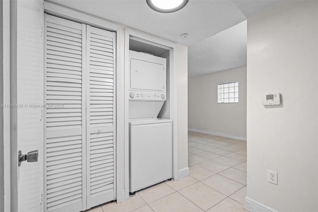 980 NE 33rd Ter, Unit 104, Homestead, FL 33033 Photo