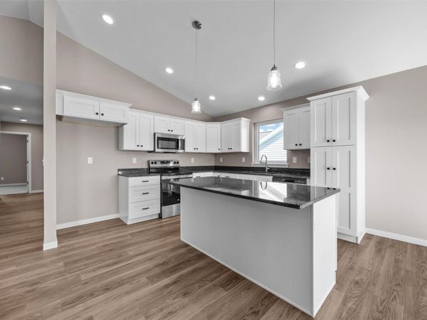 819 Indigo Drive, Palo, IA 52324