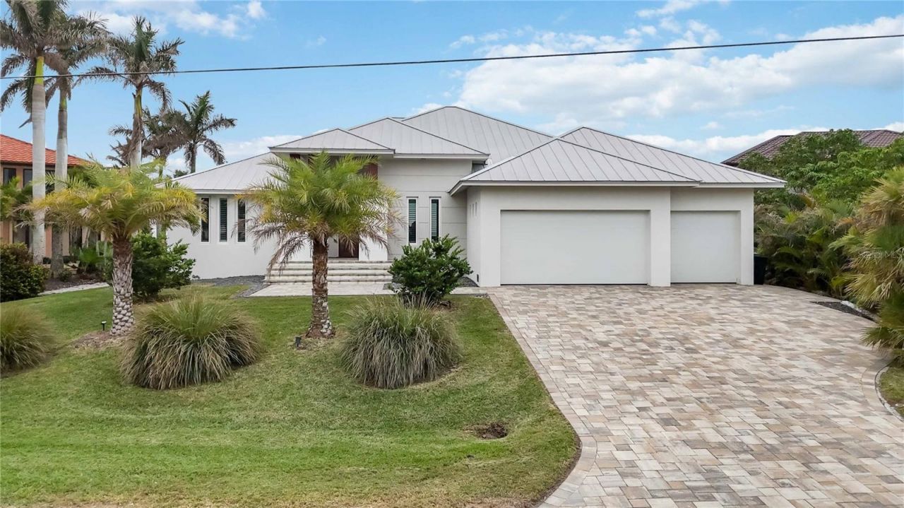 103 Graham Street Se, Port Charlotte, FL 33952 Photo