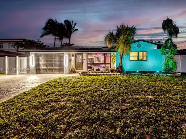 380 SE 1st Ter, Pompano Beach, FL 33060