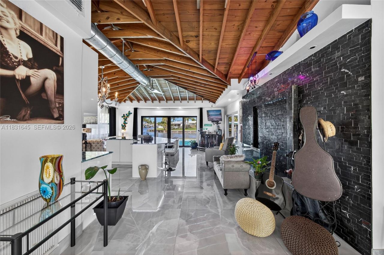 380 SE 1st Ter, Pompano Beach, FL 33060 Photo