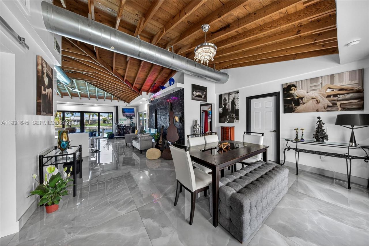 380 SE 1st Ter, Pompano Beach, FL 33060 Photo