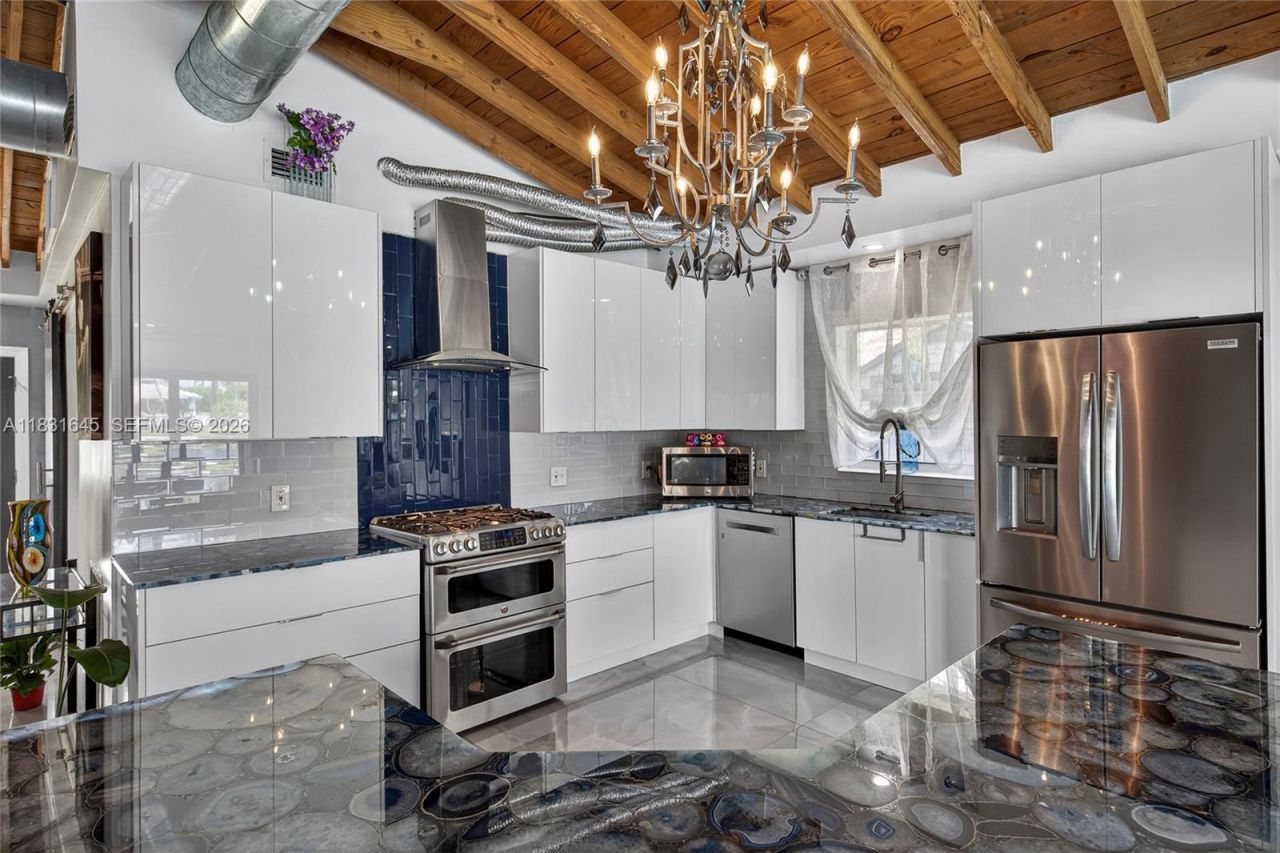 380 SE 1st Ter, Pompano Beach, FL 33060 Photo