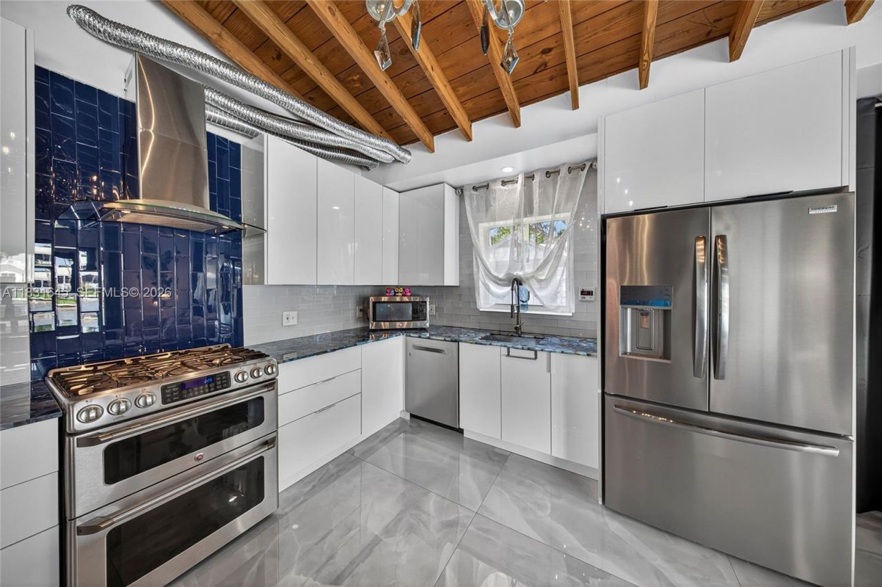 380 SE 1st Ter, Pompano Beach, FL 33060 Photo