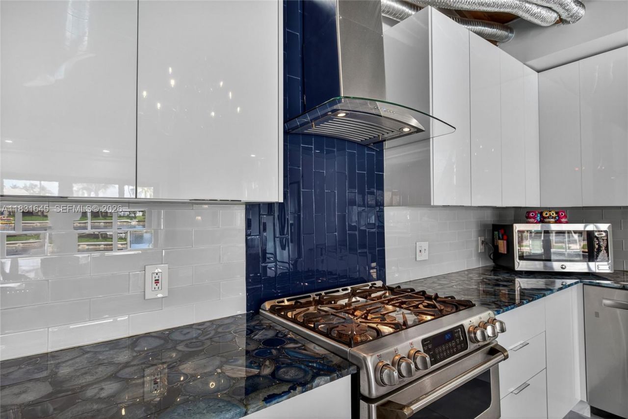 380 SE 1st Ter, Pompano Beach, FL 33060 Photo