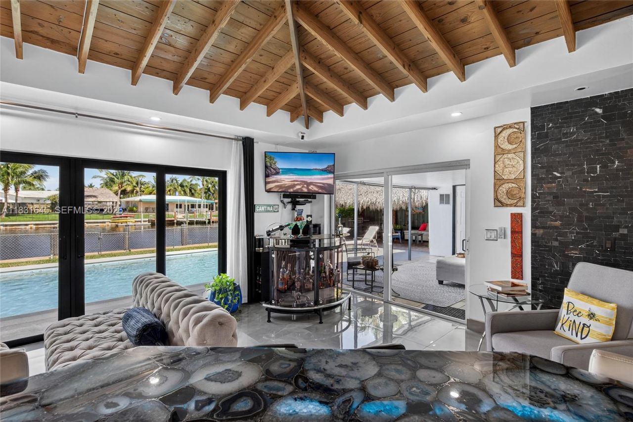 380 SE 1st Ter, Pompano Beach, FL 33060 Photo