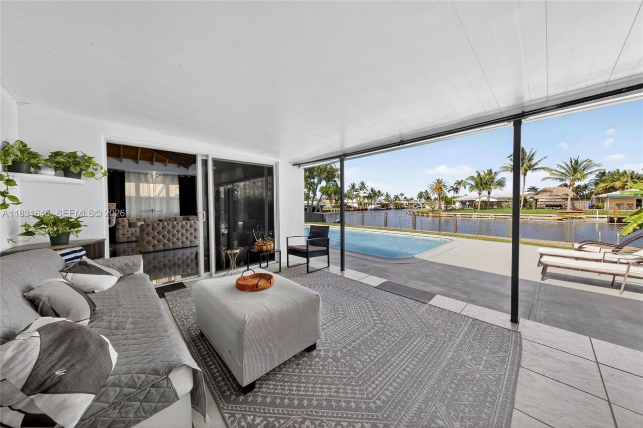 380 SE 1st Ter, Pompano Beach, FL 33060 Photo