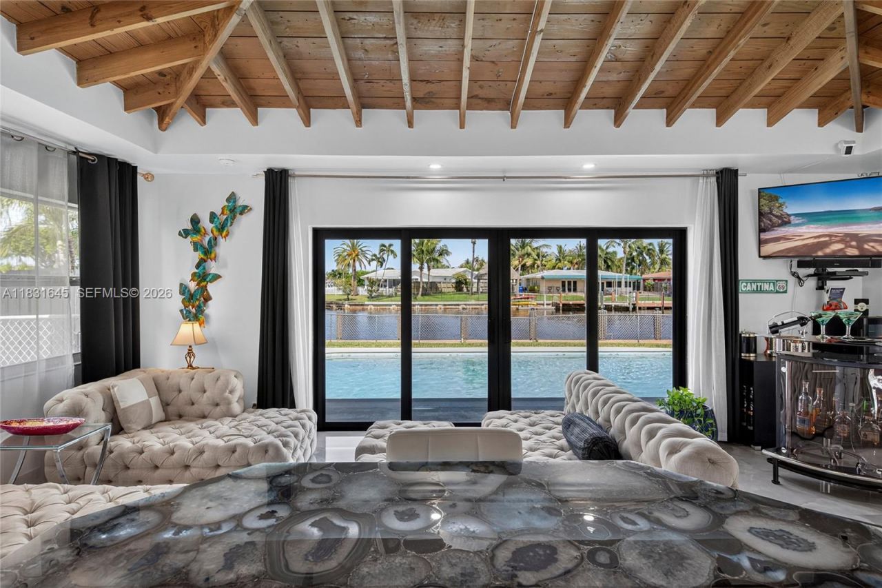 380 SE 1st Ter, Pompano Beach, FL 33060 Photo