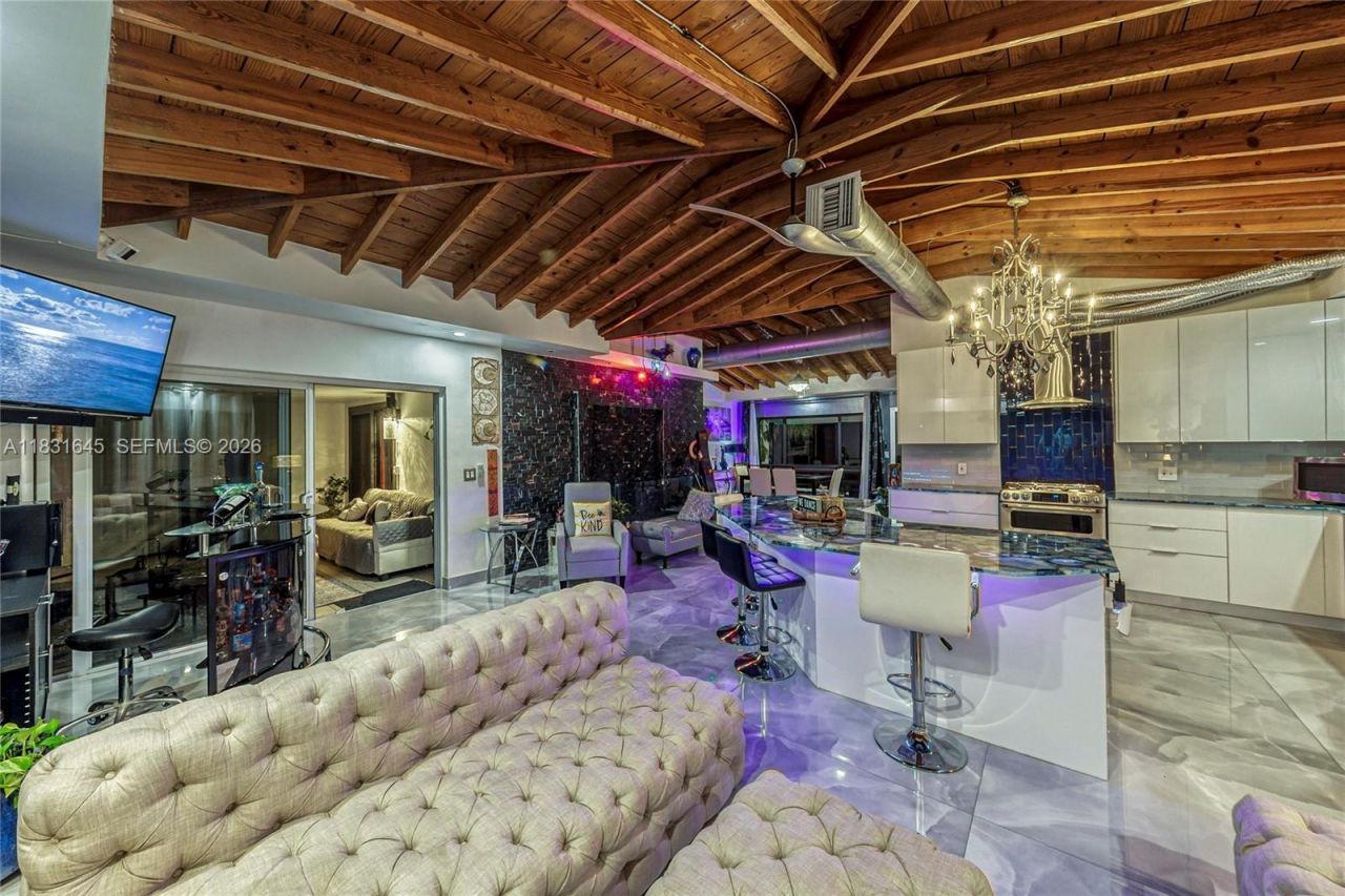 380 SE 1st Ter, Pompano Beach, FL 33060 Photo