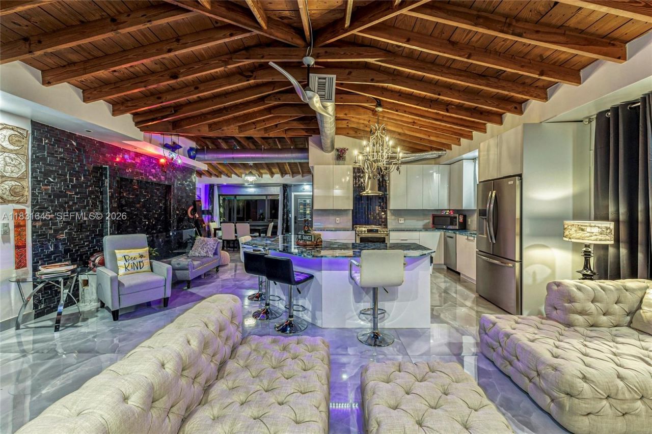 380 SE 1st Ter, Pompano Beach, FL 33060 Photo